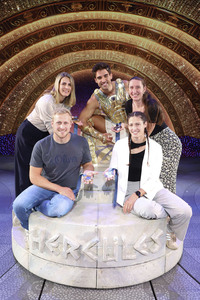 Medaillengewinner besuchen das Musical 'Hercules' in Hamburg