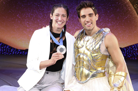 Medaillengewinner besuchen das Musical 'Hercules' in Hamburg