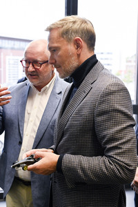 Christian Lindner zu Besuch im ABB-Ausbildungszentrum Berlin-Pankow