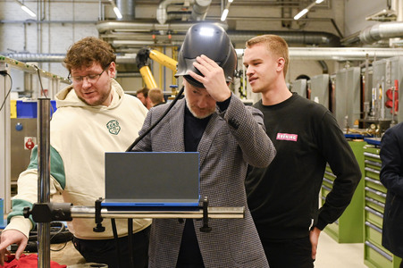 Christian Lindner zu Besuch im ABB-Ausbildungszentrum Berlin-Pankow