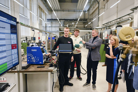 Christian Lindner zu Besuch im ABB-Ausbildungszentrum Berlin-Pankow