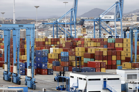 Symbolfoto Container-Hafen