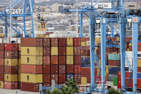 Symbolfoto Container-Hafen