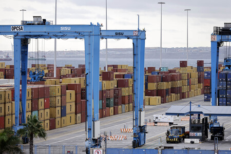 Symbolfoto Container-Hafen