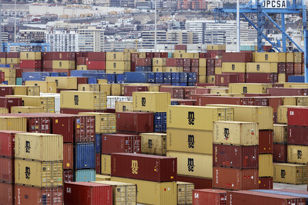 Symbolfoto Container-Hafen