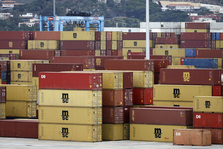 Symbolfoto Container-Hafen