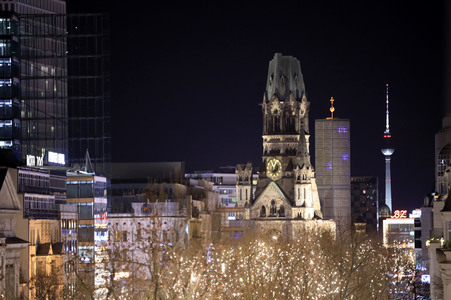 Weihnachtsbeleuchtung am Kudamm in Berlin