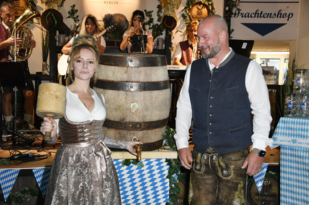 Wiesn Anstich 2024 im Hofbräu Berlin
