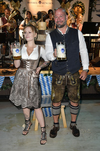 Wiesn Anstich 2024 im Hofbräu Berlin