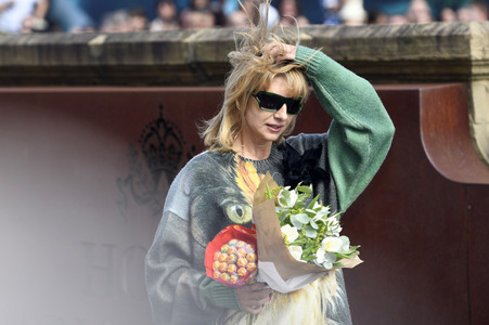 Ankunft von Najwa Nimri auf dem San Sebastian International Film Festival 2024