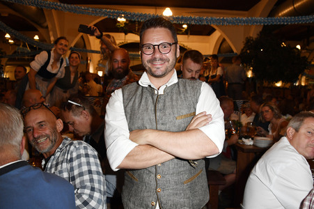 Wiesn Anstich 2024 im Hofbräu Berlin