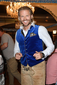 Wiesn Anstich 2024 im Hofbräu Berlin