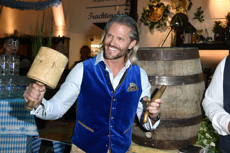 Wiesn Anstich 2024 im Hofbräu Berlin