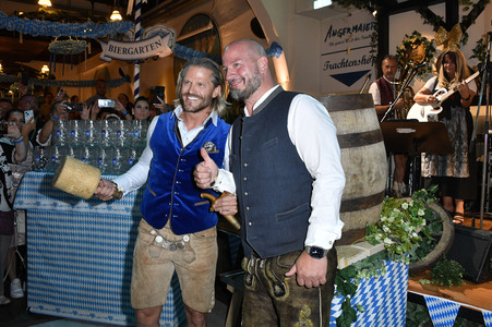 Wiesn Anstich 2024 im Hofbräu Berlin