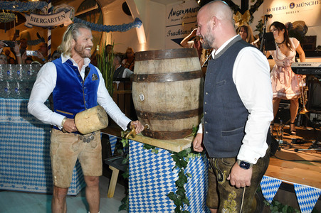Wiesn Anstich 2024 im Hofbräu Berlin