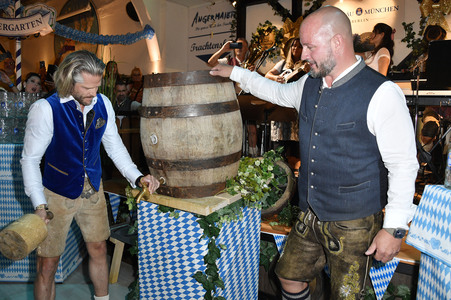 Wiesn Anstich 2024 im Hofbräu Berlin