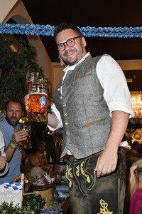 Wiesn Anstich 2024 im Hofbräu Berlin