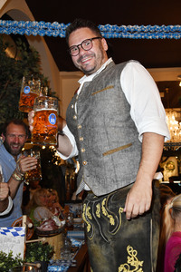 Wiesn Anstich 2024 im Hofbräu Berlin