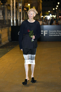 Ankunft von Tilda Swinton auf dem San Sebastian International Film Festival 2024