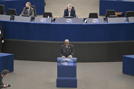Nana Akufo-Addo spricht vor dem EU-Parlament in Straßburg