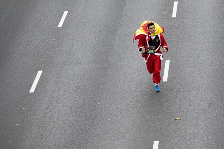Weihnachtsmann Solidaritätslauf in Madrid