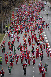 Weihnachtsmann Solidaritätslauf in Madrid