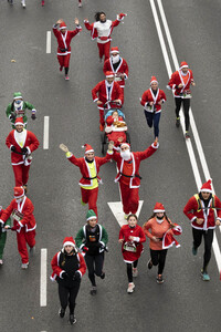 Weihnachtsmann Solidaritätslauf in Madrid