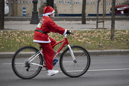 Weihnachtsmann Solidaritätslauf in Madrid