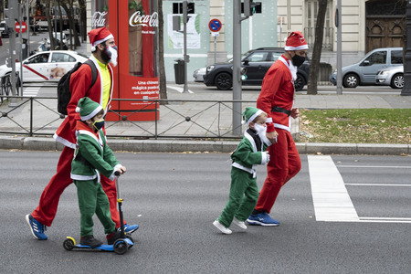 Weihnachtsmann Solidaritätslauf in Madrid