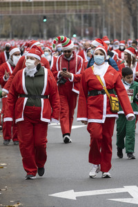 Weihnachtsmann Solidaritätslauf in Madrid