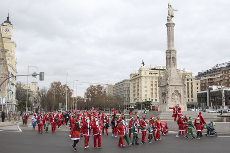 Weihnachtsmann Solidaritätslauf in Madrid