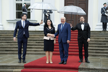Begrüßung der Präsidentin der Republik Kosovo in Berlin