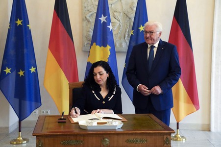 Begrüßung der Präsidentin der Republik Kosovo in Berlin