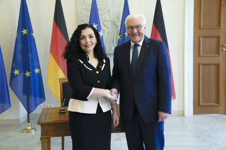 Begrüßung der Präsidentin der Republik Kosovo in Berlin