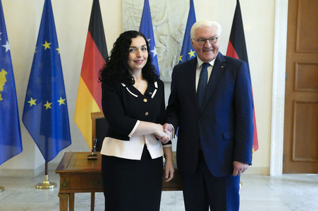 Begrüßung der Präsidentin der Republik Kosovo in Berlin