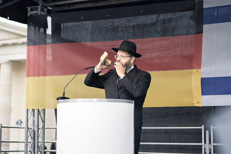 Solidaritätskundgebung für Israel vor dem Brandenburger Tor in Berlin