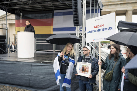 Solidaritätskundgebung für Israel vor dem Brandenburger Tor in Berlin