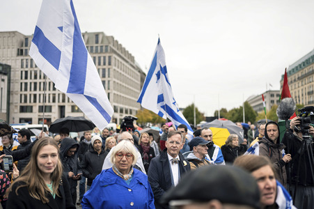 Solidaritätskundgebung für Israel vor dem Brandenburger Tor in Berlin