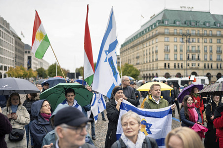 Solidaritätskundgebung für Israel vor dem Brandenburger Tor in Berlin