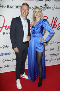 Charity Vernissage von Juliane Golbs in Hamburg