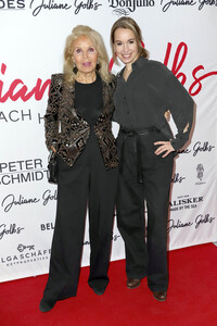 Charity Vernissage von Juliane Golbs in Hamburg