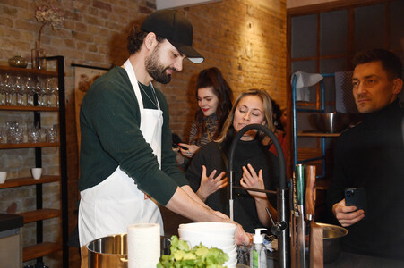 Live-Cooking-Event mit Jimi Blue Ochsenknecht in Berlin