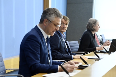 Pressekonferenz zur aktuellen Corona-Lage in Berlin