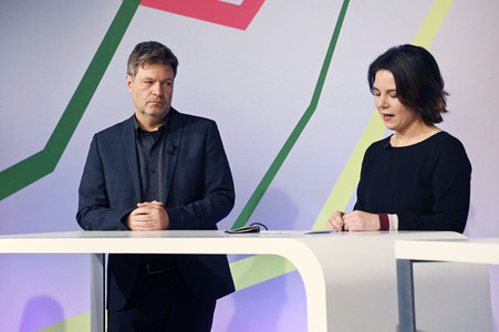 Ergebnisverkündung der digitalen Urabstimmung von Bündnis 90/Die Grünen in Berlin