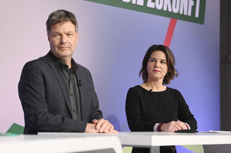 Ergebnisverkündung der digitalen Urabstimmung von Bündnis 90/Die Grünen in Berlin