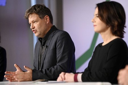 Ergebnisverkündung der digitalen Urabstimmung von Bündnis 90/Die Grünen in Berlin