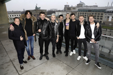 Photocall zur Silvestershow 'Celebrate at the Gate - Willkommen 2022' in Berlin
