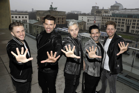 Photocall zur Silvestershow 'Celebrate at the Gate - Willkommen 2022' in Berlin