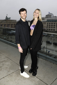 Photocall zur Silvestershow 'Celebrate at the Gate - Willkommen 2022' in Berlin