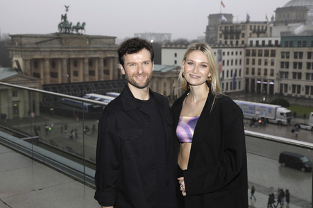 Photocall zur Silvestershow 'Celebrate at the Gate - Willkommen 2022' in Berlin